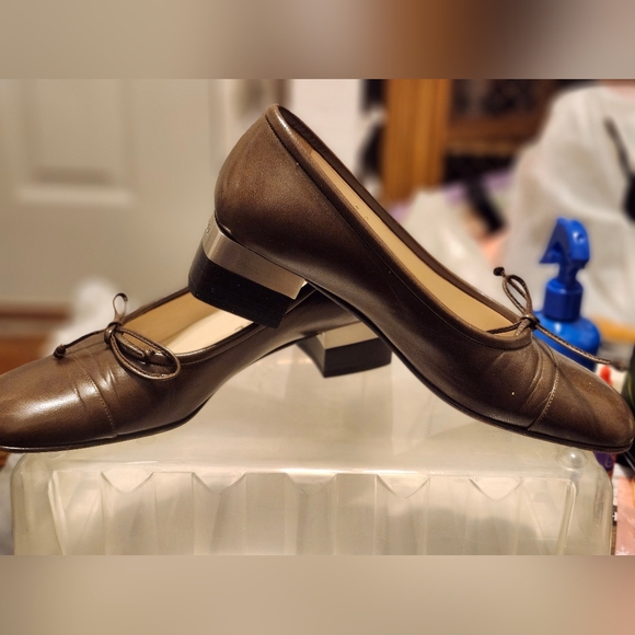 Womens CHANEL low pump in milk chocolate color - Picture 5 of 11
